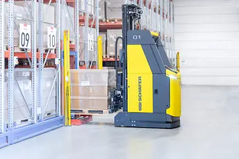 AGV ARNY retrieves a pallet autonomously
