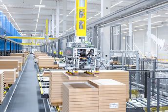 SSI Flat Pack lapos áruk komissiózása portálrobottal