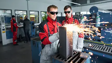 Karrier az SSI SCHÄFER-nél