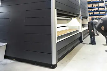 7,5 m magas SSI Logimat tárolóautomata a Baltic Agro Machinery-nél