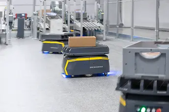 FastBots Solution raktári szállítórobotok