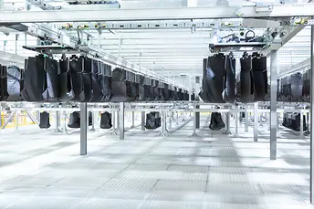 SSI Carrier tasakválogató rendszer és függesztett szállítórendszer